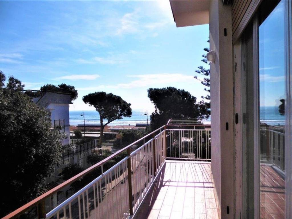 appartamento in affitto a Gaeta in zona Serapo