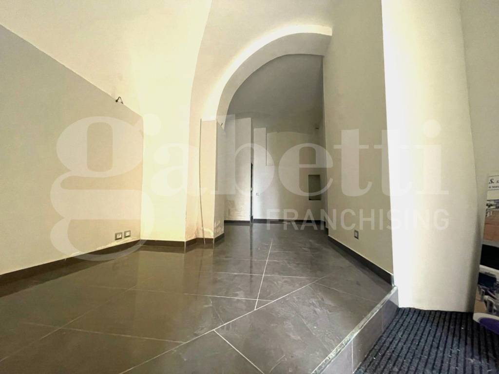negozio in affitto a Gaeta