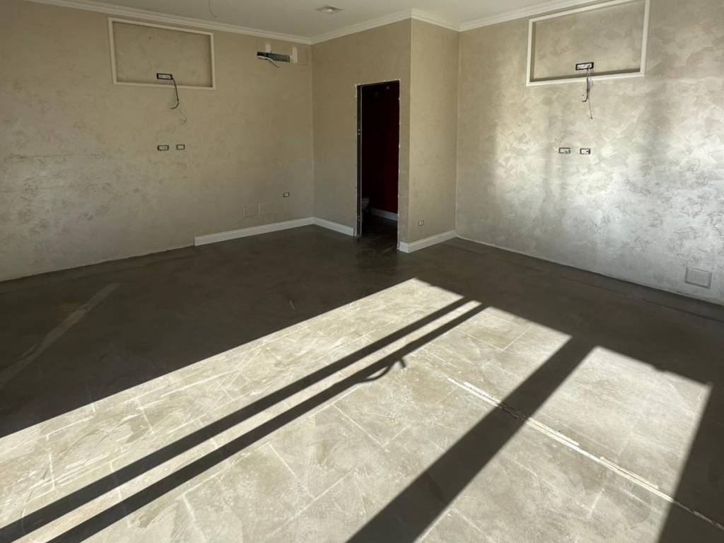 negozio in affitto a Gaeta