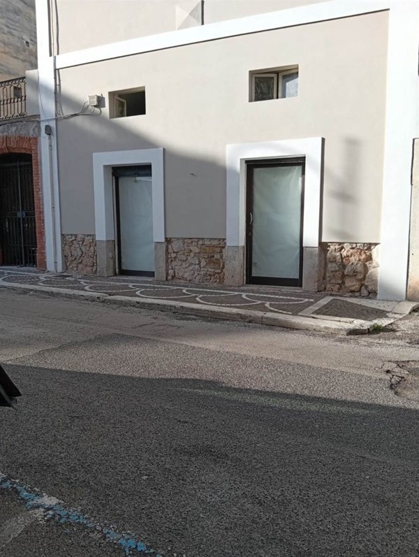 negozio in affitto a Gaeta