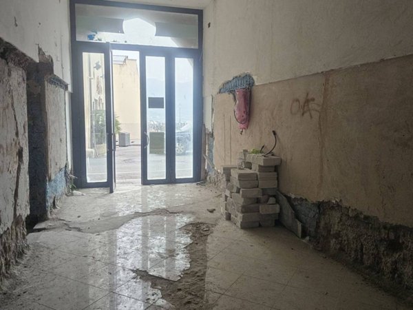 negozio in affitto a Gaeta
