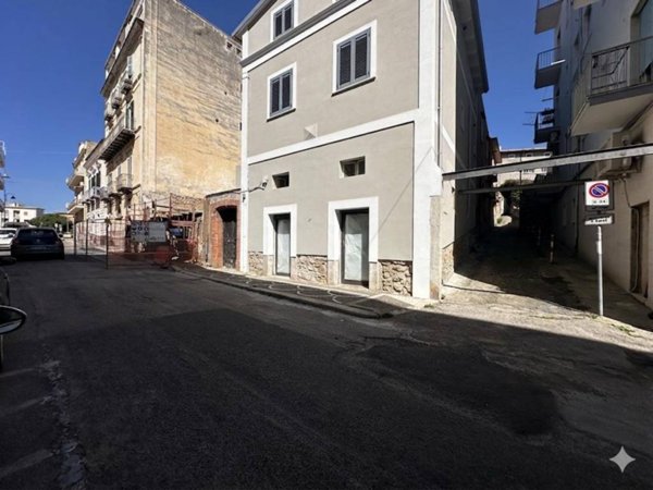 negozio in affitto a Gaeta