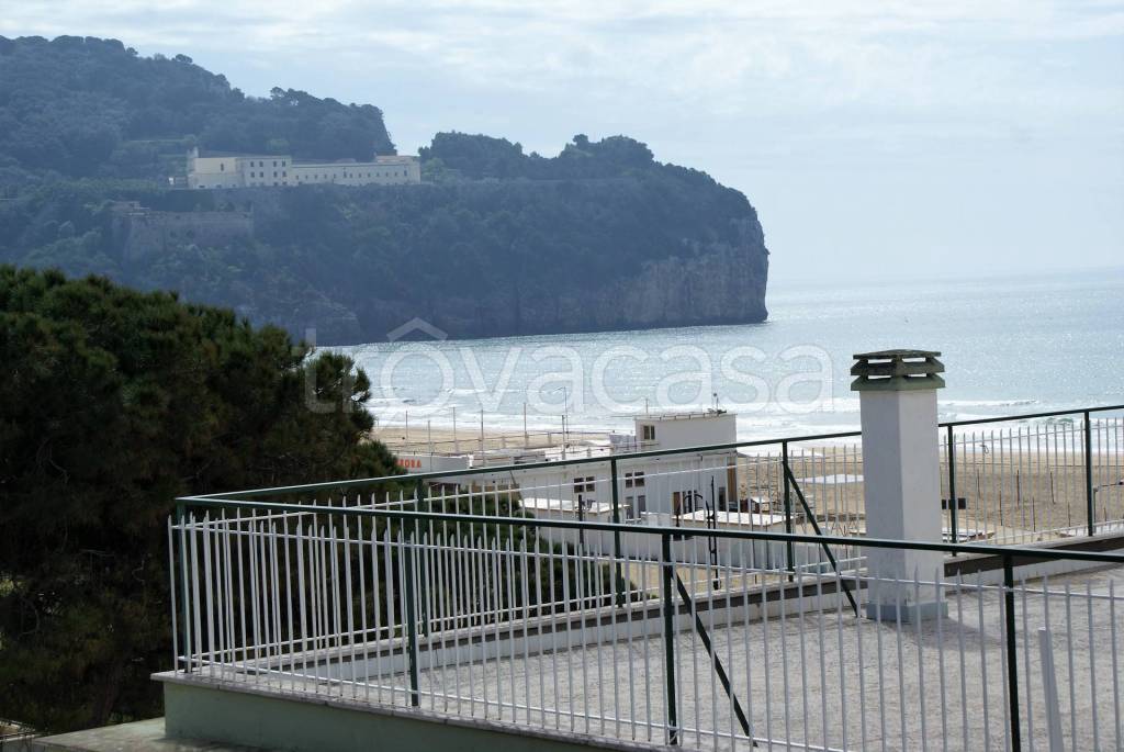 appartamento in affitto a Gaeta in zona Serapo