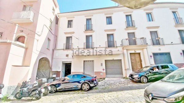 locale di sgombero in affitto a Gaeta