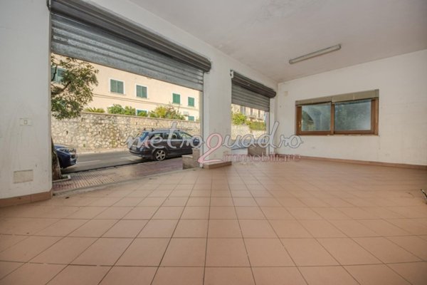 locale commerciale in affitto ad Itri