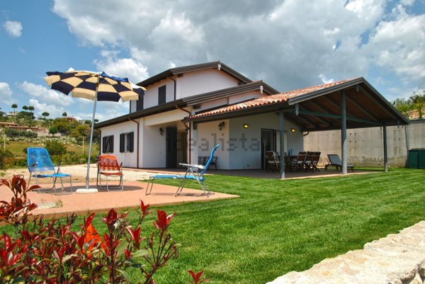 casa indipendente in affitto ad Itri