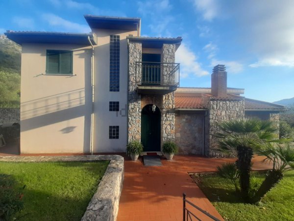 casa indipendente in affitto ad Itri