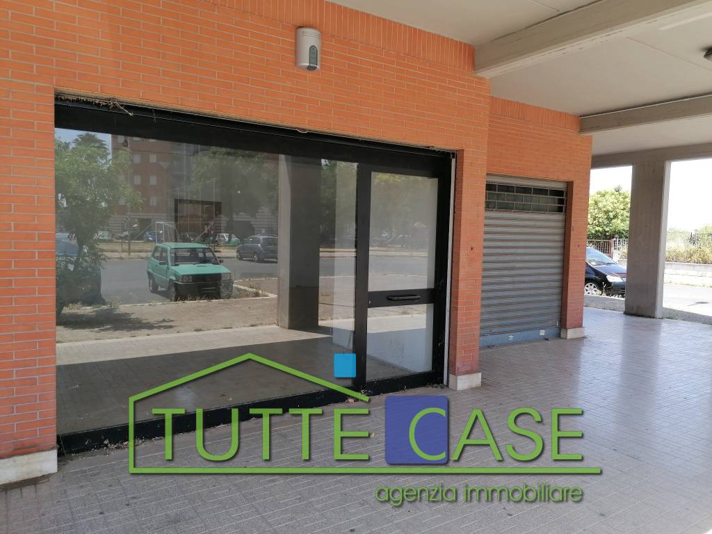 negozio in affitto a Latina in zona Centro Città