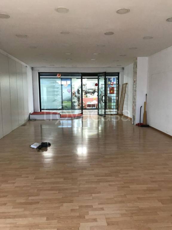 negozio in affitto a Latina