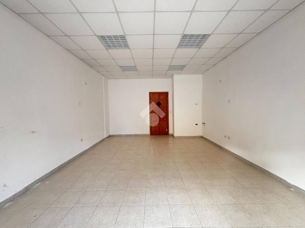 negozio in affitto a Latina in zona Centro Città
