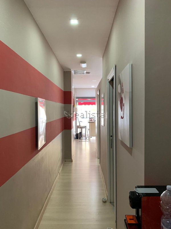 locale commerciale in affitto a Latina