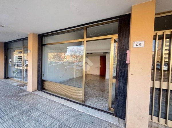 negozio in affitto a Latina