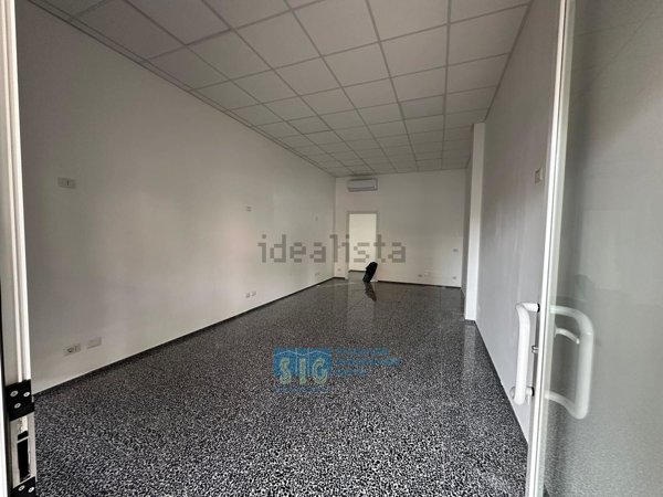 locale commerciale in affitto a Latina