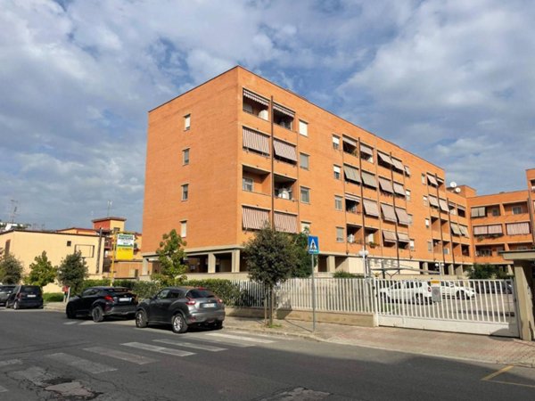 negozio in affitto a Latina