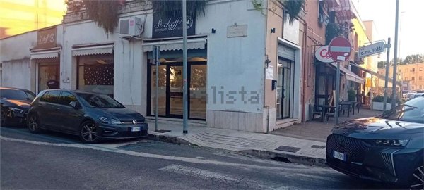 locale commerciale in affitto a Latina