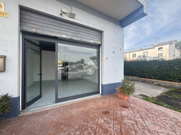 negozio in affitto a Latina in zona Centro Città