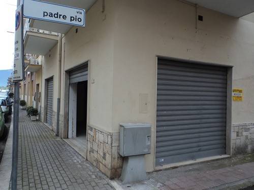 negozio in affitto a Latina in zona Latina Scalo
