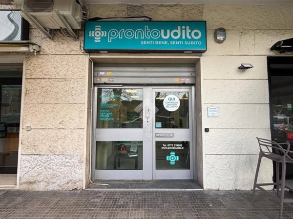 negozio in affitto a Latina in zona Centro Città
