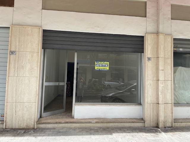 negozio in affitto a Latina in zona Centro Città