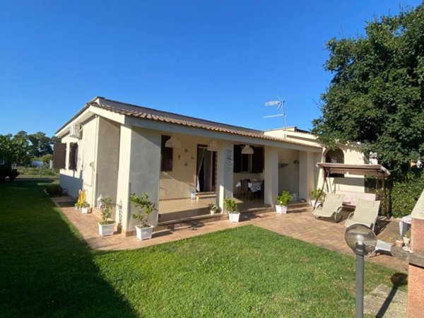 casa indipendente in affitto a Latina in zona Foce Verde