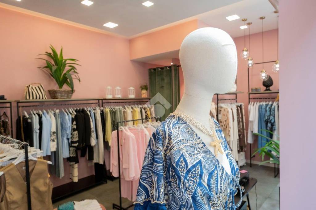 negozio in affitto a Latina in zona Centro Città