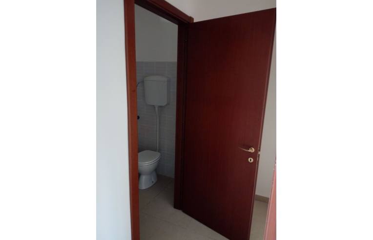 locale commerciale in affitto a Latina in zona Latina Scalo