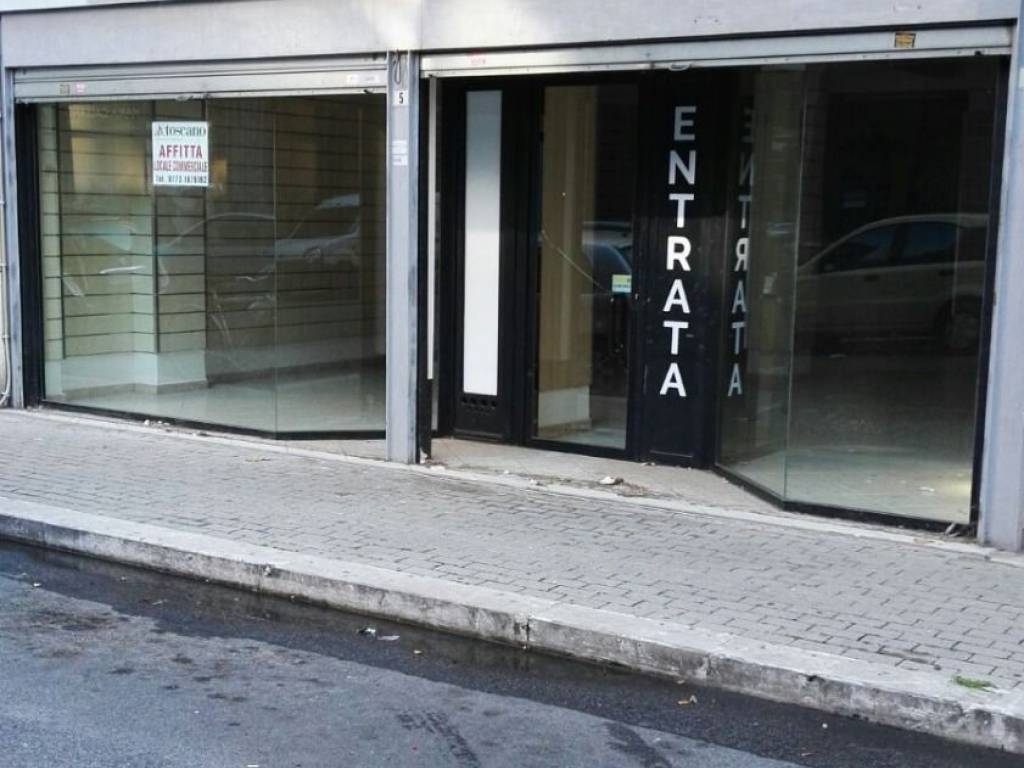 negozio in affitto a Latina in zona Centro Città