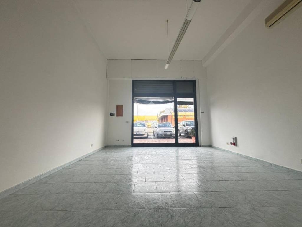 negozio in affitto a Latina in zona Centro Città