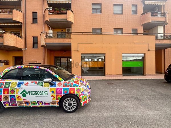 locale commerciale in affitto a Latina in zona Latina Scalo