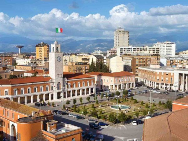 negozio in affitto a Latina