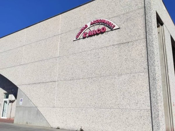 locale commerciale in affitto a Latina
