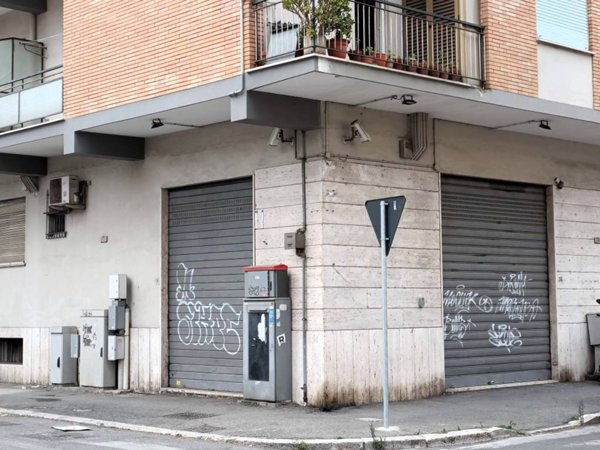 negozio in affitto a Latina in zona Centro Città
