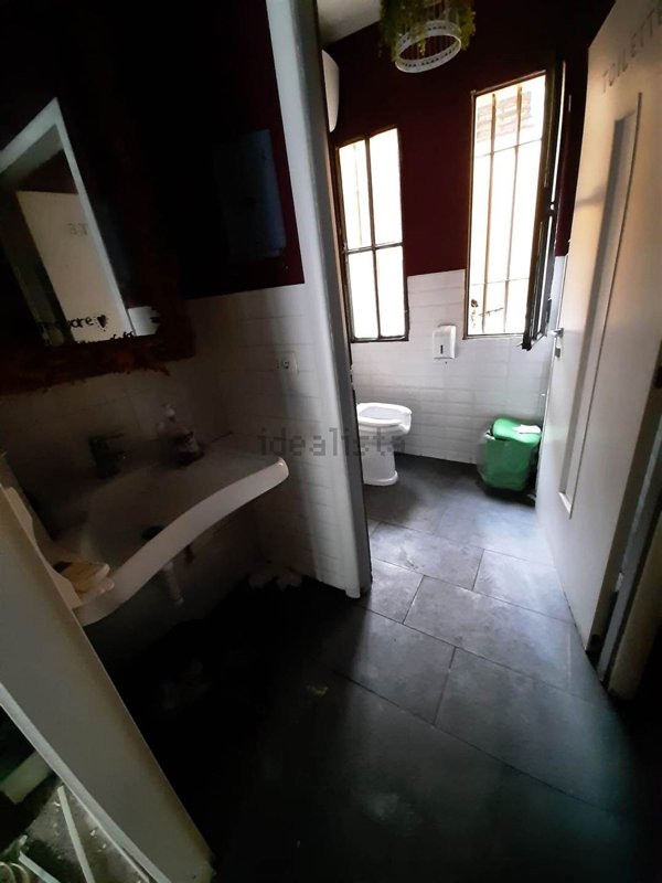 negozio in affitto a Latina in zona Centro Città