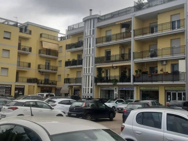 negozio in affitto a Latina in zona Acciarella