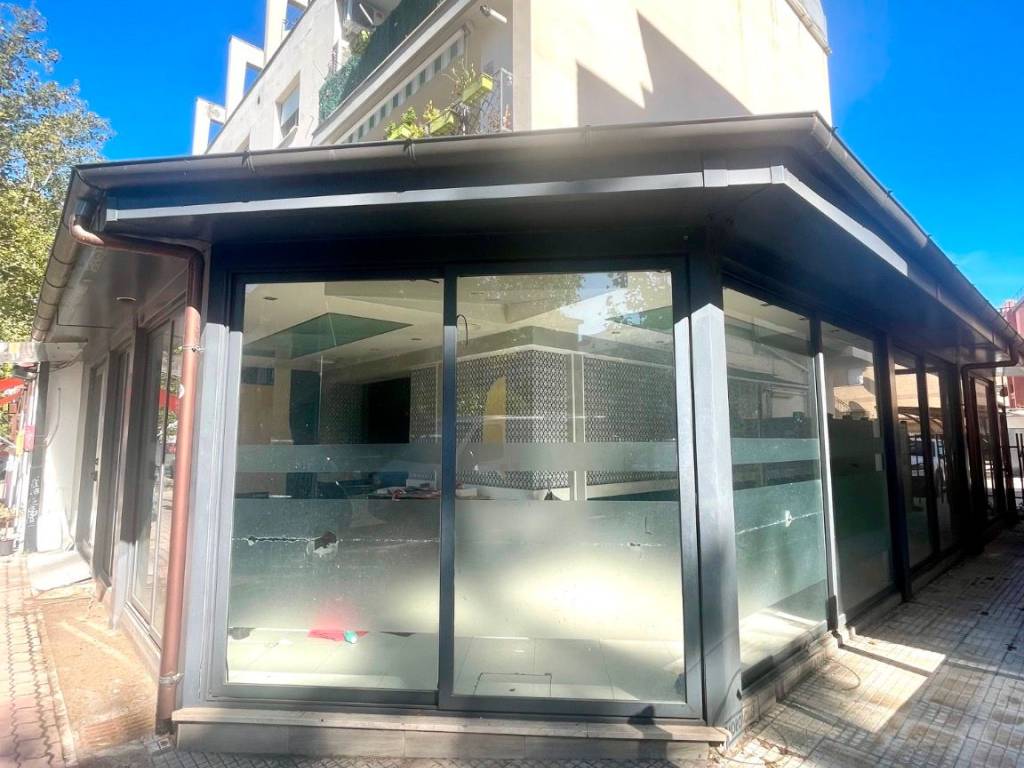 negozio in affitto a Latina in zona Centro Città