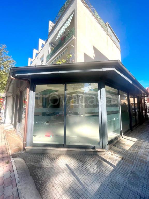 negozio in affitto a Latina in zona Centro Città