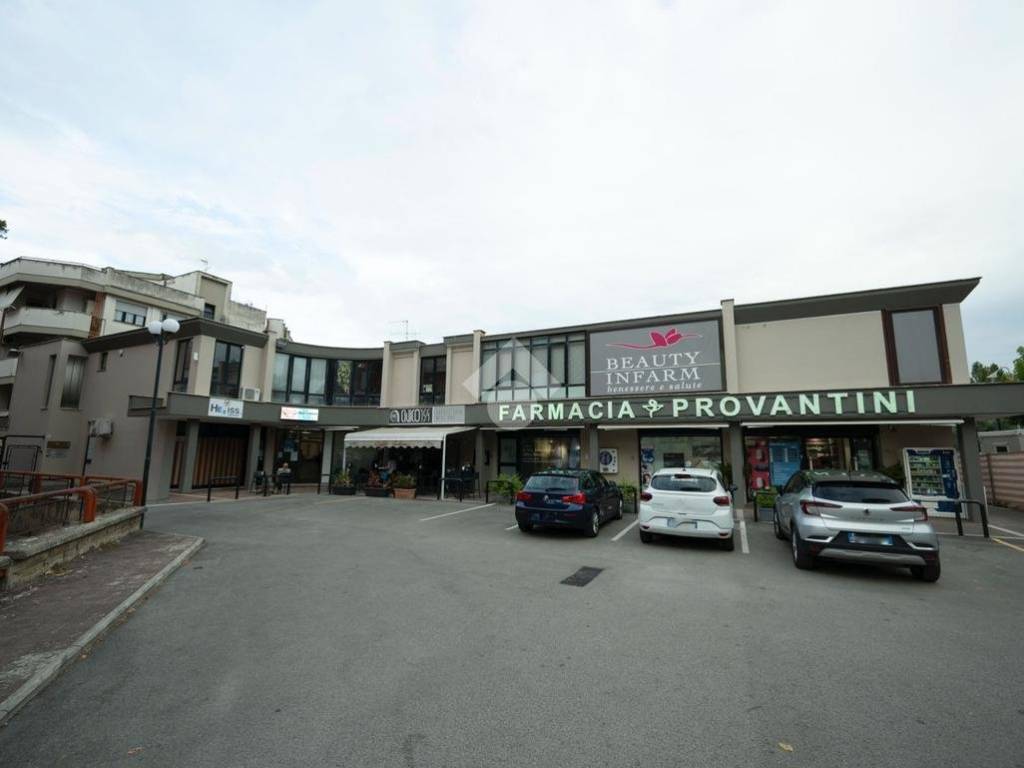 ufficio in affitto a Latina in zona Latina Scalo