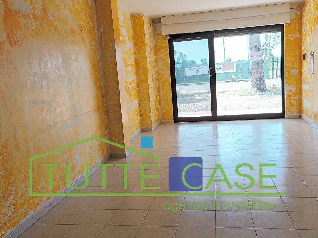 negozio in affitto a Latina in zona Borgo Santa Maria