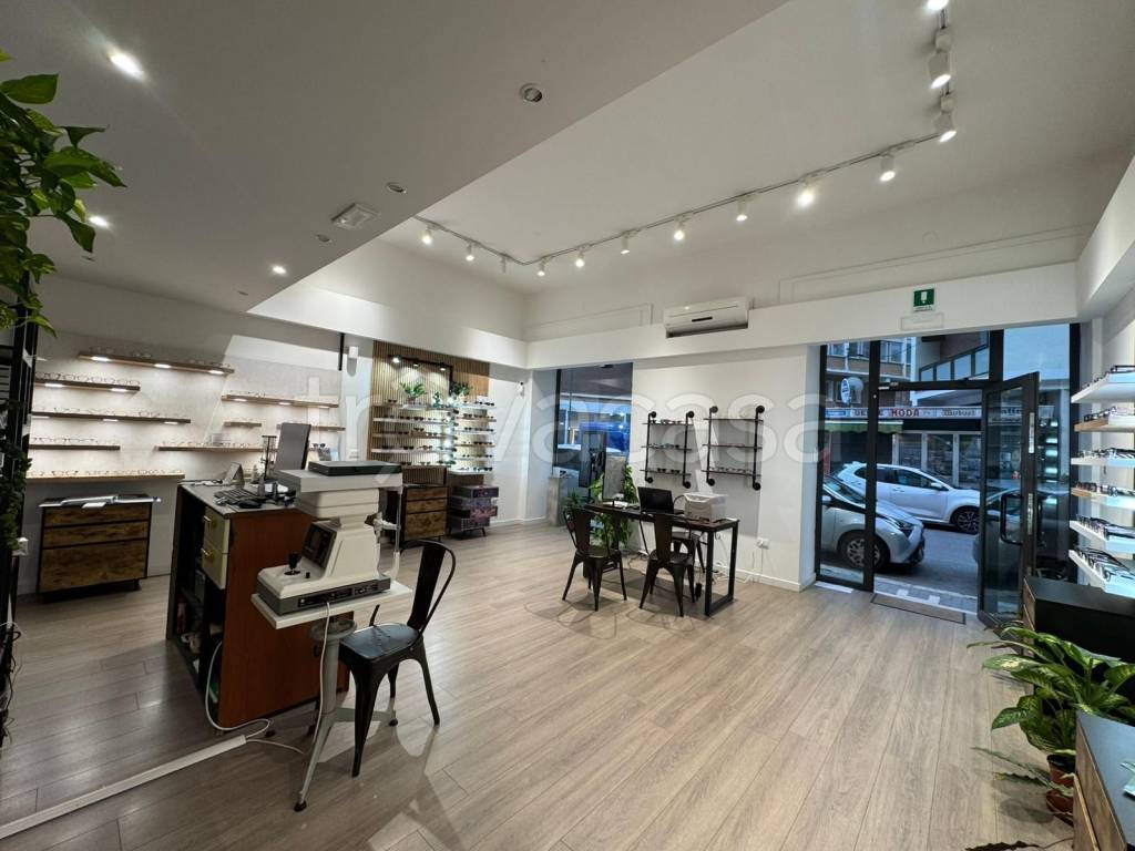 negozio in affitto a Latina in zona Centro Città