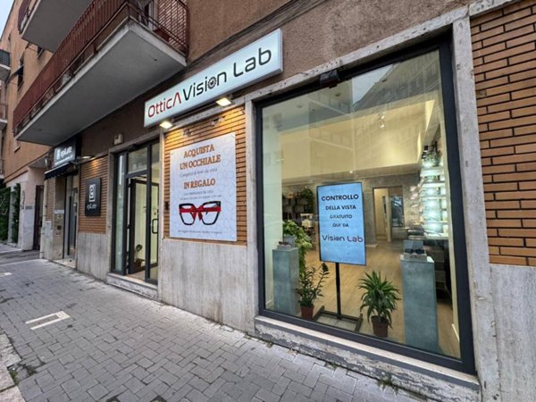 negozio in affitto a Latina in zona Centro Città
