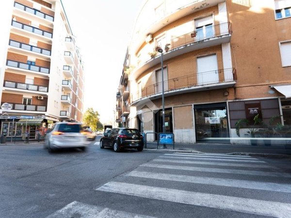 negozio in affitto a Latina in zona Centro Città