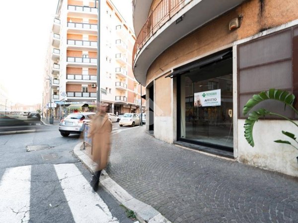 negozio in affitto a Latina in zona Centro Città