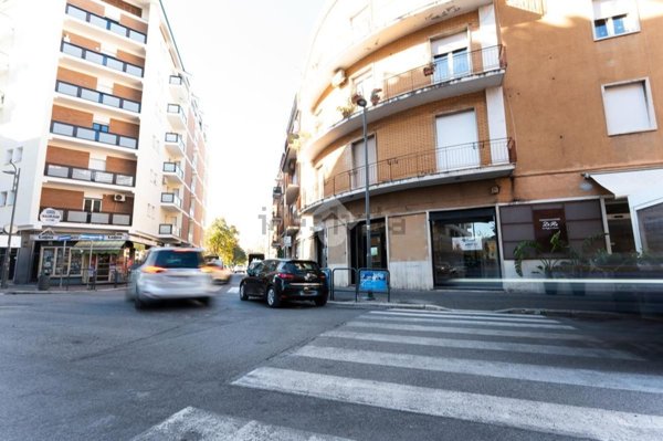 locale commerciale in affitto a Latina in zona Centro Città