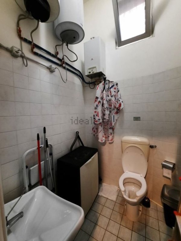 locale commerciale in affitto a Latina