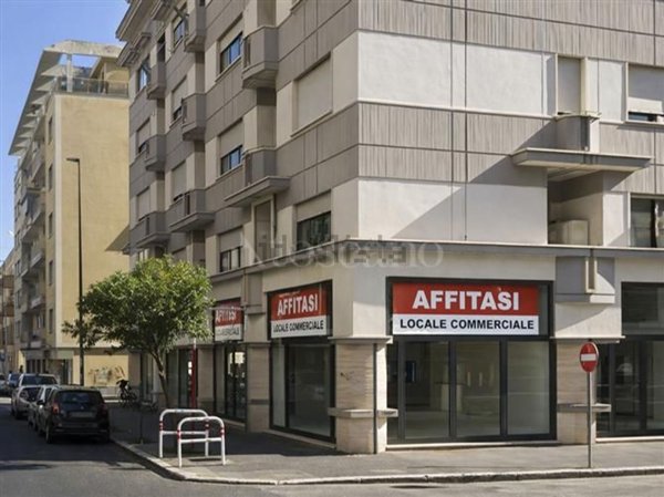 locale commerciale in affitto a Latina