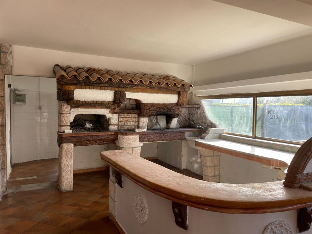 negozio in affitto a Latina in zona Borgo San Michele