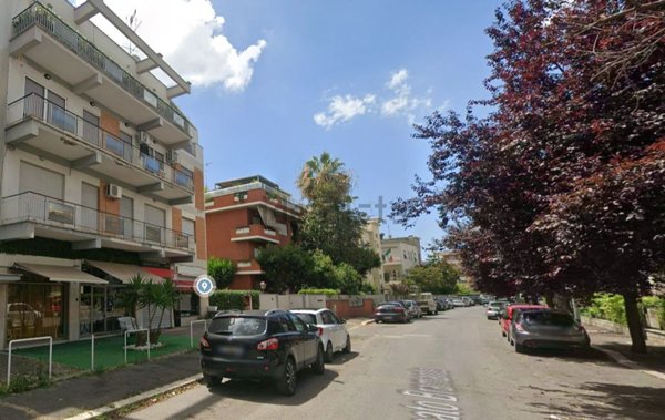 locale commerciale in affitto a Latina