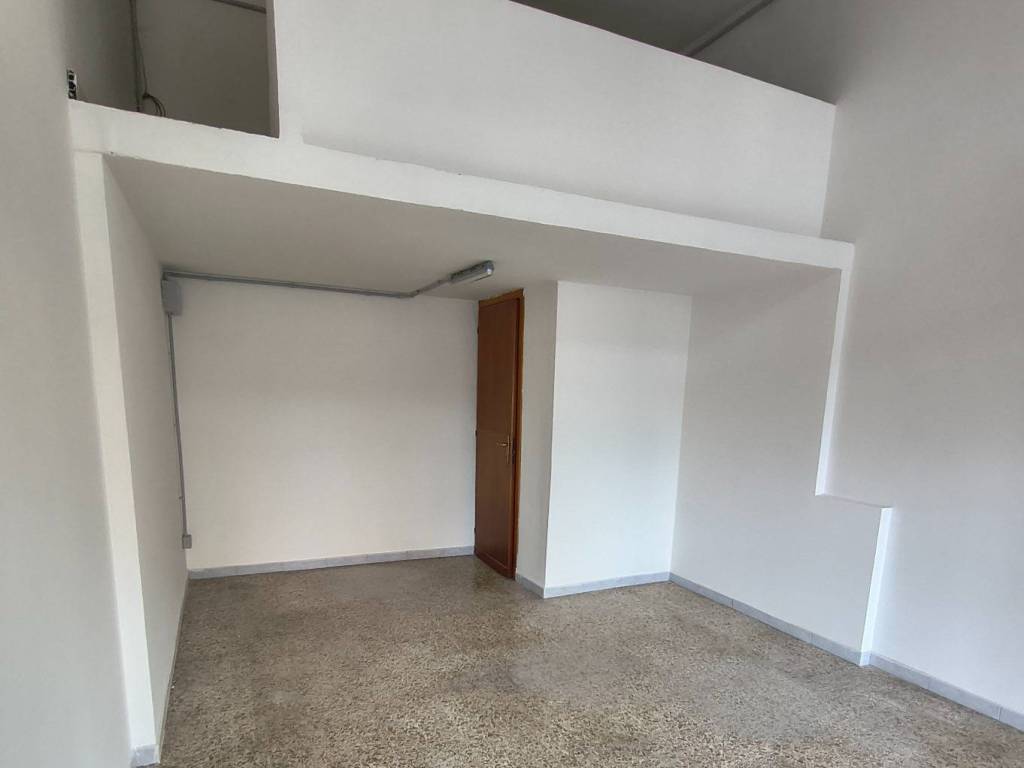 negozio in affitto a Latina