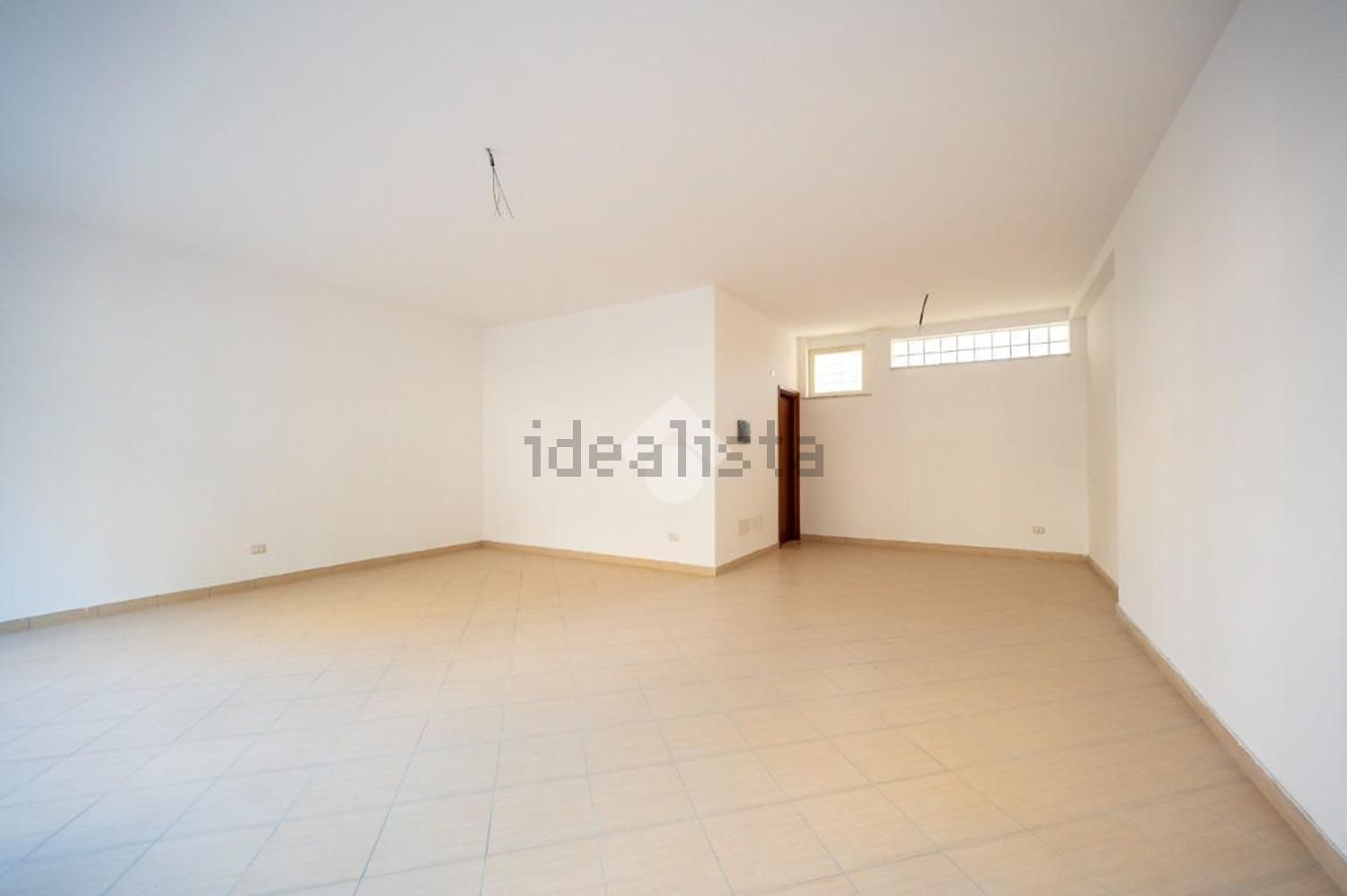 locale commerciale in affitto a Latina