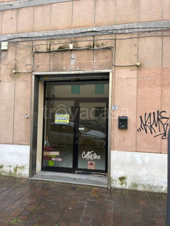 negozio in affitto a Latina in zona Centro Città